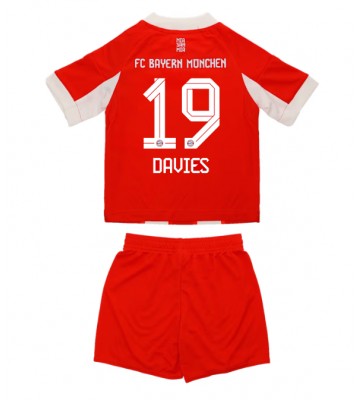 Bayern Munich Alphonso Davies #19 Hjemmebanetrøje Børn 2025-26 Kortærmet (+ Korte bukser)